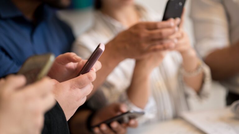Quem está conduzindo a sua atenção? Quando a tecnologia deixa de ser ferramenta e passa a comandar sua vida