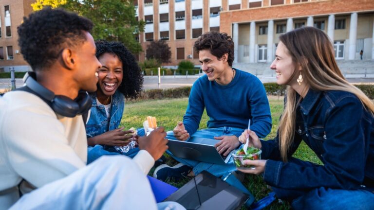 Treinamento em Habilidades Sociais em Estudantes de Psicologia